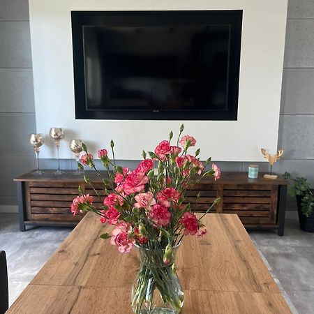 Apartament Happiness เยเลเนียกูรา ภายนอก รูปภาพ