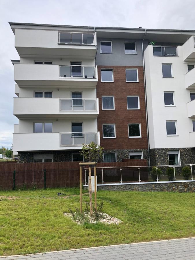 Apartament Happiness เยเลเนียกูรา ภายนอก รูปภาพ
