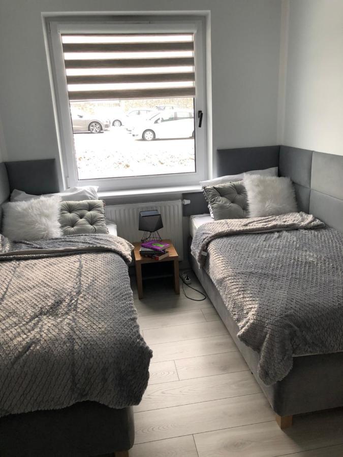 Apartament Happiness เยเลเนียกูรา ภายนอก รูปภาพ