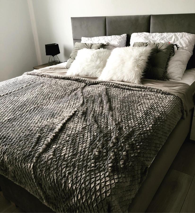 Apartament Happiness เยเลเนียกูรา ภายนอก รูปภาพ