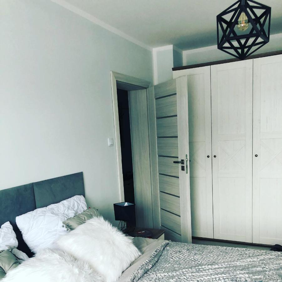 Apartament Happiness เยเลเนียกูรา ภายนอก รูปภาพ