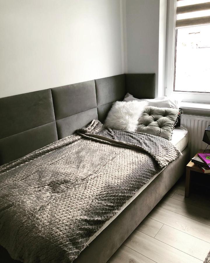 Apartament Happiness เยเลเนียกูรา ภายนอก รูปภาพ