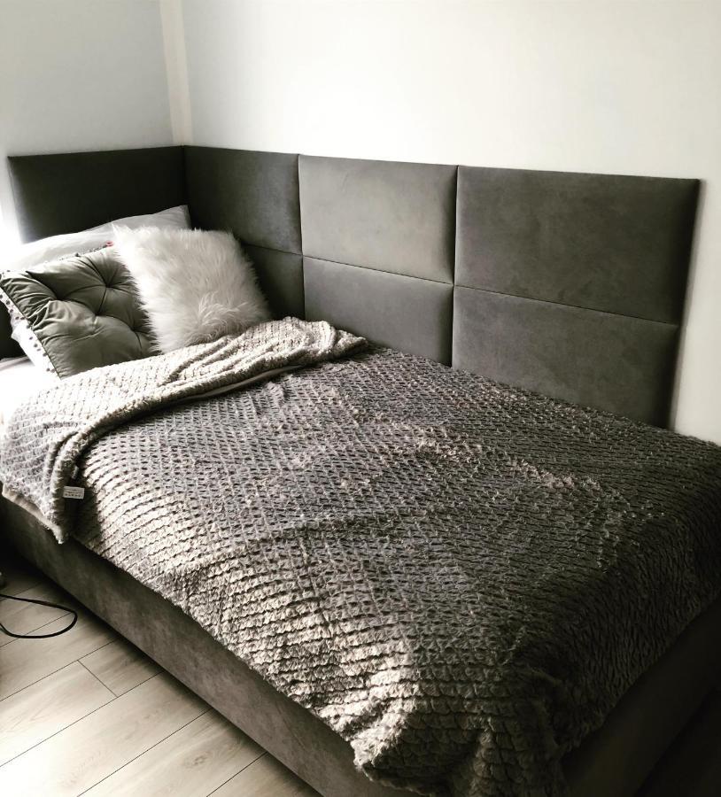 Apartament Happiness เยเลเนียกูรา ภายนอก รูปภาพ